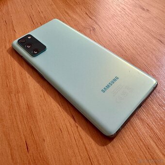 Samsung S20FE - 2