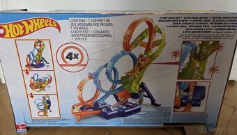 Autodráha Hot Wheels štyrmi slučkami - 2
