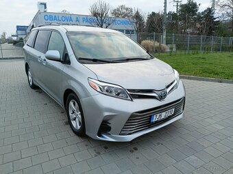 TOYOTA PREVIA/SIENNA LE 3,5 V6 2016 8 MÍST TOP STAV - 2