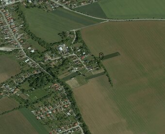 Slnečný pozemok s rodinným domom v obci Bojná – Malé Dvorany - 2