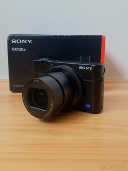 Sony Cyber-shot RX100 IV - 2