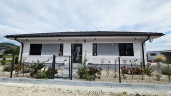 REZERVÁCIA - EXKLUZÍVNE Idylický, úplne dokončený a z - 2