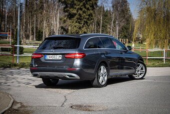 All-Terrain E 220d 4matic Airmatic 9G-Tronic, Multibeam, HUD - 2