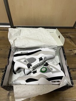 Jordan 4 Retro Military Black - 2