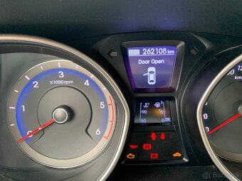 Hyundai i30, CRDi 1,6 , 85 KW. Rok v. 2013, - 2