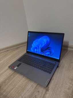 100% Lenovo Notebook – Ryzen 5 3500U / 8GB RAM / 512GB SSD - 2