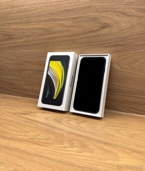 Apple iPhone SE 2020 64GB Black - 100% zdravie, nepoužívany - 2