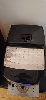 Predam DeLonghi Magnifica S - 2