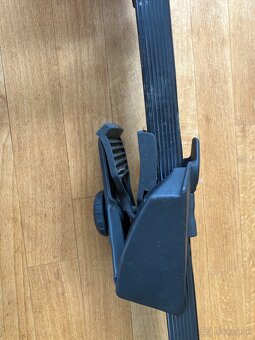 Predám univerzálne strešné nosiče - 2