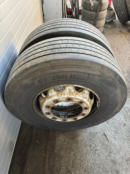 Pneu BARUM 315 80 22,5 - 2