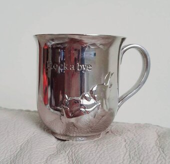 Postriebrená šáločka Wedgewood England Silver Peter Rabbit - 2