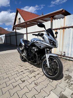 Yamaha FZS 600 - 2