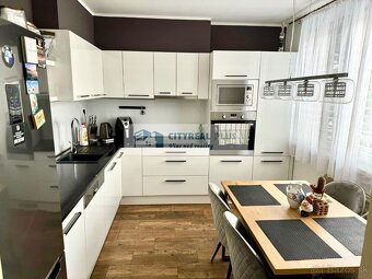 Znížená cena Ponúkame Vám na predaj kompletne prerobený 3 i - 2
