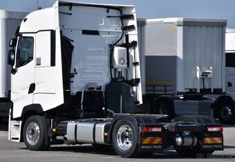 Renault Ťahač na mega náves T High 520 4x2T - 2