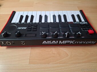 Akai MPK mini play - 2