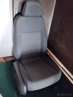 Predám súčiastky na VW Golf V variant 1,9 TDi 77 kw bxe - 2