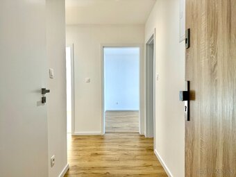 NOVÁ REKONŠTRUKCIA Veľký 2-izbový byt, loggia - 2