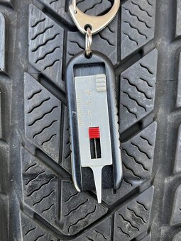 Pirelli Sottozero 3 245/50/r19 zimne - 2