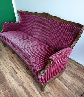 Starodavna bordova pohovka - 2