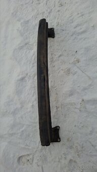 Škoda octavia 2 výstuha náraznika - 2