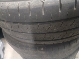 215 70 15c pneu Kumho - 2