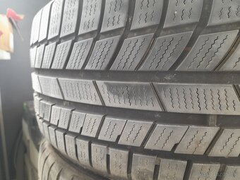 Toyo 235/40 r19 - 2