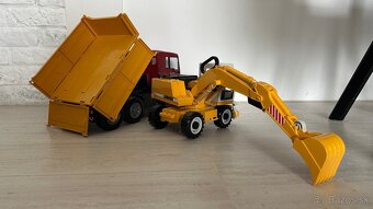 Bruder 2751 MAN TGA sklápač + rýpadlo LIEBHERR - 2