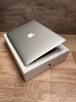 MacBook Air 13” v TOP stave - 2