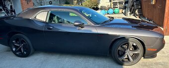 Dodge Challenger 5,7 Hemi - 2