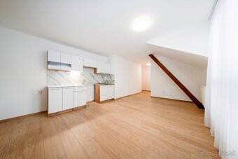 Predaj – 2-izbový byt po kompletnej rekonštrukcii - 2