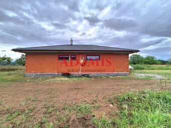 Predáme 5izbový tehlový bungalov 725m2 Ruskov, komora,tepelk - 2