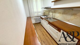 NA PRENÁJOM REKONŠTRUOVANÝ 1 IZB. BYT, 33M2, KOMENSKÉHO UL., - 2