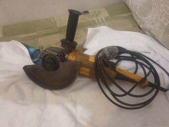 Predám uhlovu brusku  za 40e - 2