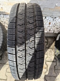 Predám zimné pneumatiky na Citroën Jumper 215/70 R15 C - 2