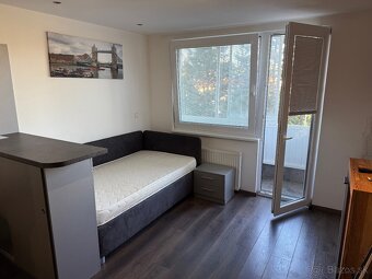 Garsónka s balkónom - centrum mesta - 2