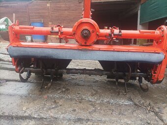 Preám rotavátor upraveny na medziriadkové odburinenie - 2