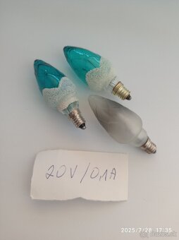 Staré náhradné žiarovky na vianočné svetielka - 2