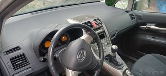 Predam Toyota AURIS - 2