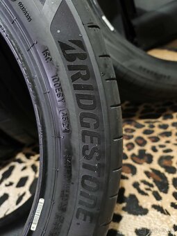 245/45 R20 99V - 2