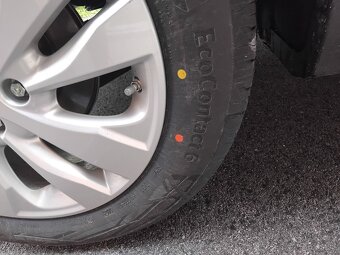 continental 215/55R17 - 2