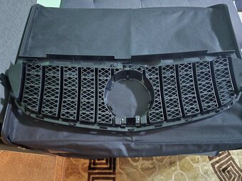 Mercedes predna maska - 2