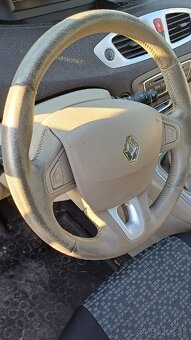 Renault Scenic 1.4i 96kw r.2009 - 2