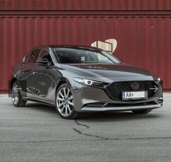 Mazda 3 Skyactiv X 132KW automat sedan - 2