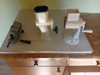 Predám Staršie Mlynčeky na mak a orechy - 2