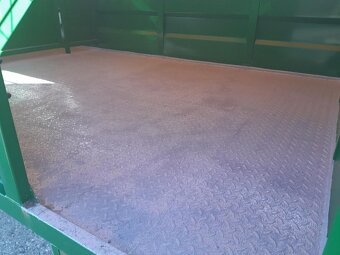 Traktorový přepravník zvířat Pardál 5,5 - 2