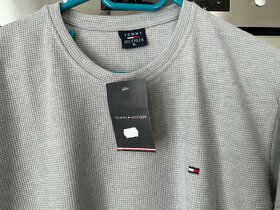 Tommy Hilfiger sivé pánske tričko veľkosť XL - 2