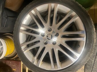 Škoda Luxon R18 Originál Škoda Superb 225/40 r18 - 2