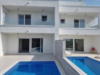 CHORVÁTSKO - Trojpodlažný apartmán s bazénom - TRIBUNJ - 2