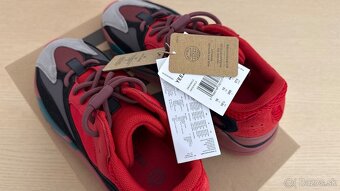 Adidas Yeezy Boost 700 Hi-Res Red - 2