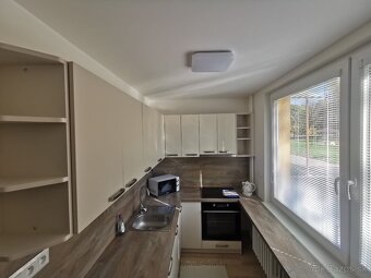 Moderný zrekonštruovaný 2-i.byt s parkovaním Pod Hájkom - 2